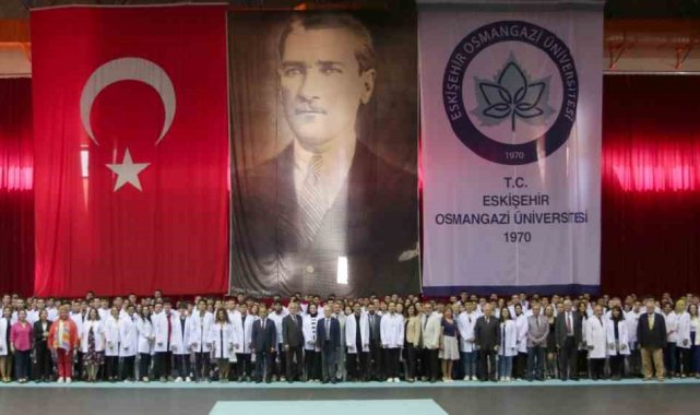 ESOGÜ Tıp Fakültesi'nin yeni öğrencileri beyaz önlüklerini giydi