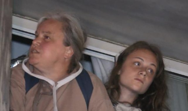 Fatih'te 5 katlı otelin elektrik panosu yandı; Dumanlardan korkan 40 turist tahliye edildi