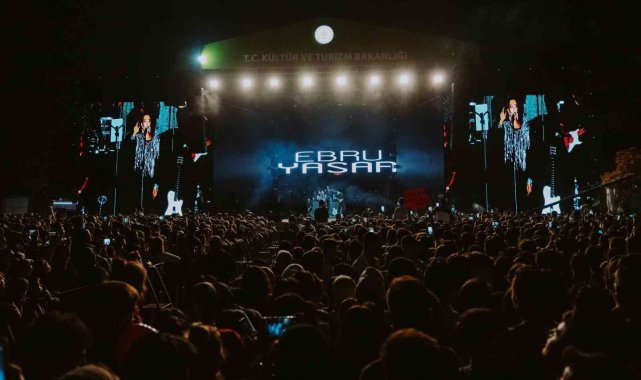 GastroANTEP festivalinde Ebru Yaşar coşkusu