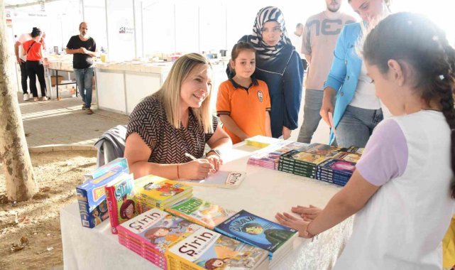 Gemlik Kitap Limanı edebiyatın önemli isimlerini ağırlamaya devam ediyor