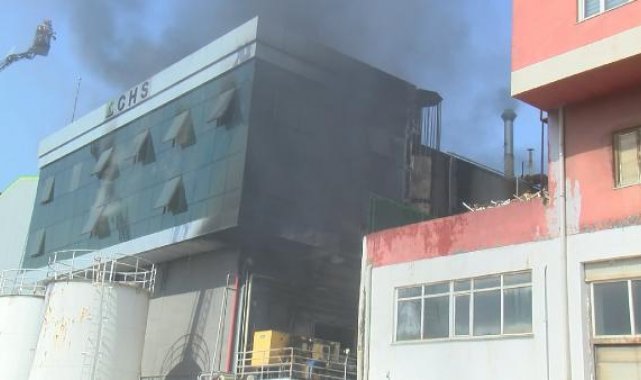 Geniş haber Tuzla'da endüstriyel yağ üretimi yapan fabrikada yangın