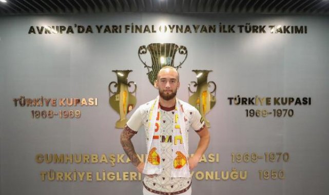 Göztepe, Doğan Erdoğan'la imzaladı