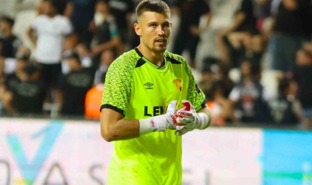 Göztepe'de Mateusz Lis, 3 maçta kalesini gole kapadı