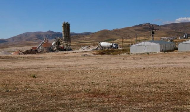 Gümüşhane-Bayburt Havalimanı'nda üstyapıda yüzde 10 seviyesine gelindi