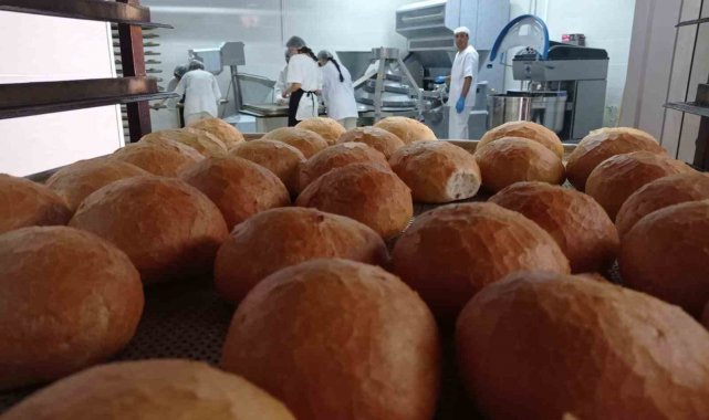 Hakkari Meslek Lisesi'nde günde 6 bin adet ekmek üretiliyor
