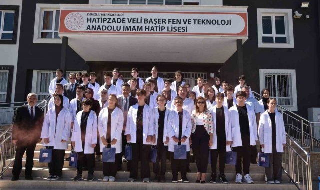 İmam hatipli öğrenciler beyaz önlüklerini giydiler