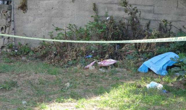 İşçi servisi kaldırımda yayalara çarptı; anne ve kızı öldü, sürücü ile 5 işçi yaralı