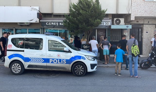 İzmir'deki kuyumcu soygunu ve silahlı yaralamayla ilgili 3 şüpheliden ikisi tutuklandı