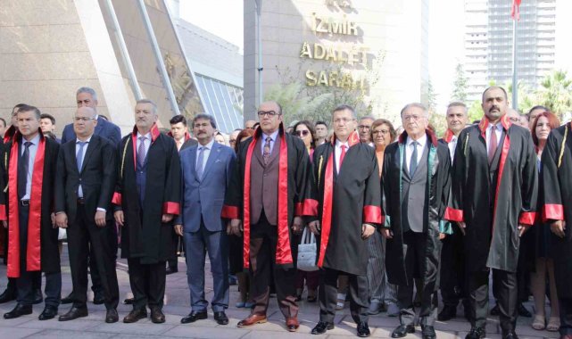 İzmir'de yeni adli yıl düzenlenen törenle başladı