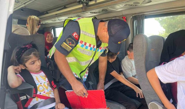 Jandarma ekiplerinden servis araçlarına denetim