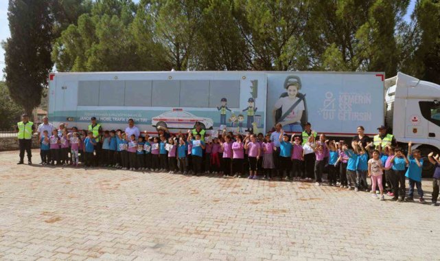 Jandarma Mobil Eğitim TIR'ı okullarda