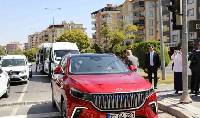 Kardeş şehir Duisburg Belediye Başkanı Togg ile Gaziantep'i turladı
