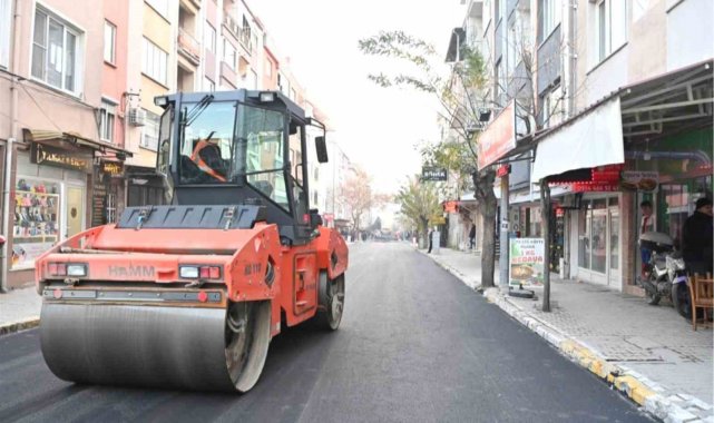 Karesi'de asfaltlama çalışmaları sürüyor