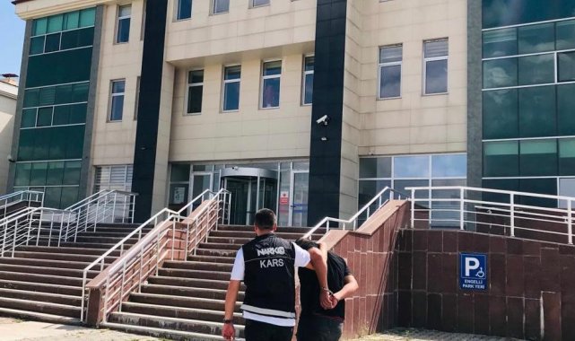 Kars'ta ayakkabıdan uyuşturucu çıktı