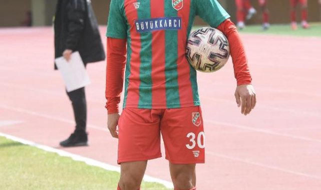 Karşıyaka'da gençlerin gözü formada