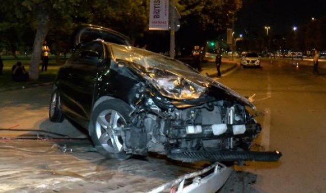 Kartal'da arkadaşından aldığı otomobille takla attı: 3 yaralı