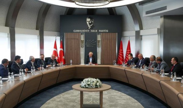 Kılıçdaroğlu, Antalya İl Başkanı Cengiz ile görüştü