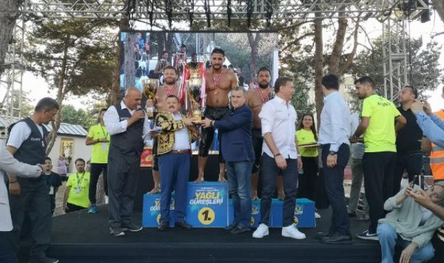 Kocasinan Yağlı Güreşleri'nde başpehlivan Mustafa Taş oldu