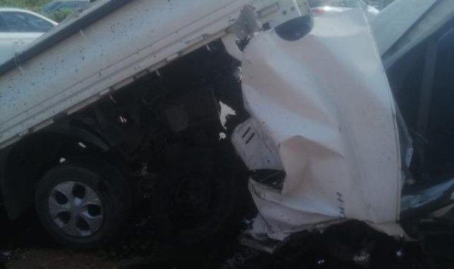 Kontrolden çıkan kamyonet köprüye çarptı: 1 ölü, 1 yaralı
