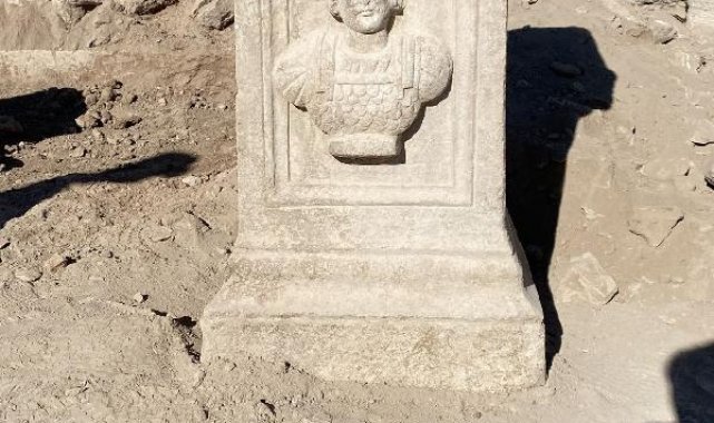 Konya'daki antik kentte 1800 yıllık sunak bulundu - Yeniden