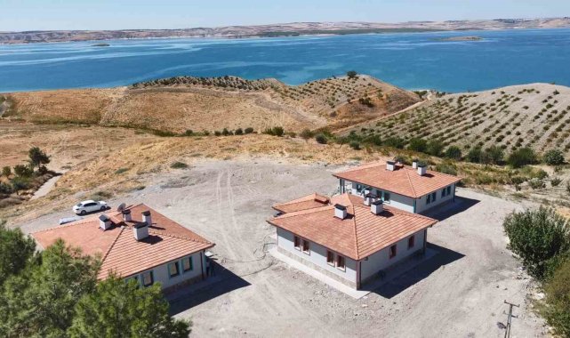 Köy evleri göz kamaştırıyor