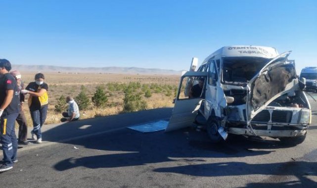Lastiği patlayan yolcu minibüsü devrildi: 1 ölü, 11 yaralı
