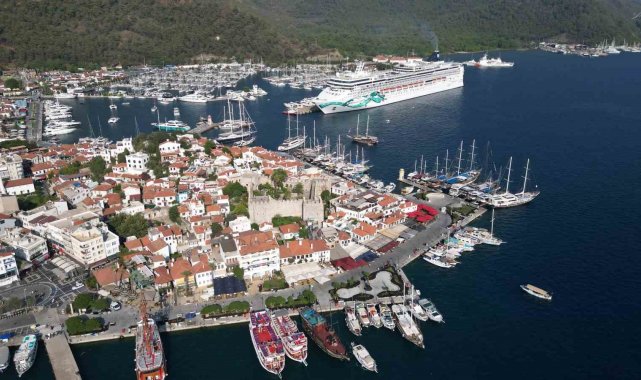 Marmaris'te turist sayısındaki artış ve sezonun uzaması turizmi olumlu etkiledi