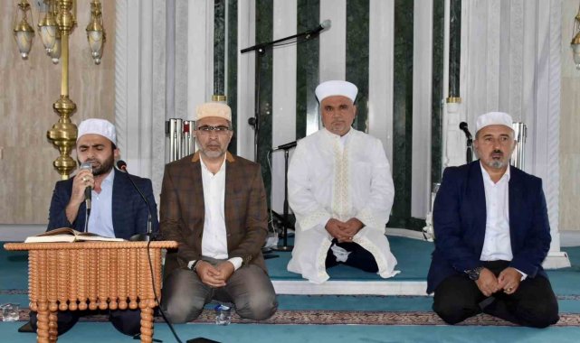 Mevlid-i Nebi haftası Kur'an ziyafeti programıyla devam etti