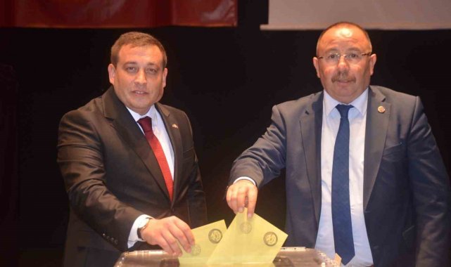 MHP Genel Başkan Yardımcısı İzzet Ulvi Yönter, partisinin Bilecik İl Başkanlığı seçimine katıldı