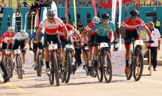 Milli bisikletçiler, Palandöken'de olimpiyat kotası için pedal çevirdiler