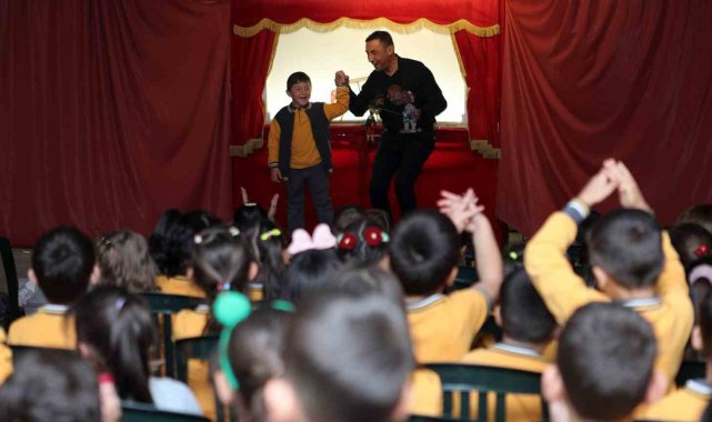 Minikler gölge oyunu ile tanıştı