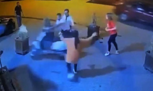 Motosikletini iterek götürürken yanlışlıkla gazı açtı; o anlar kamerada