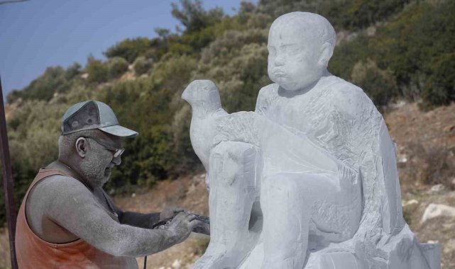 Neopolis'te mermer bloklar şekillenmeye başladı