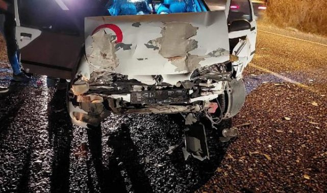 Niğde'de iki otomobilin çarpıştığı kazada baba ile oğlunu ölüm ayırdı