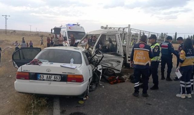 Niğde'de kamyonet ile otomobil çarpıştı: 1 ölü, 2 yaralı
