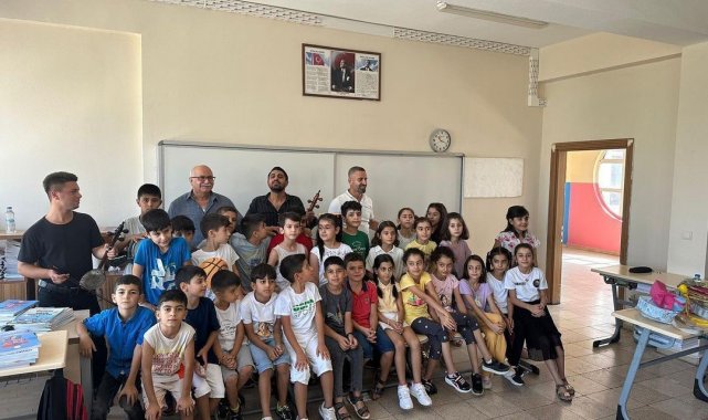 Öğrenciler eğitim öğretim yılına kemençe konseri ile başladı