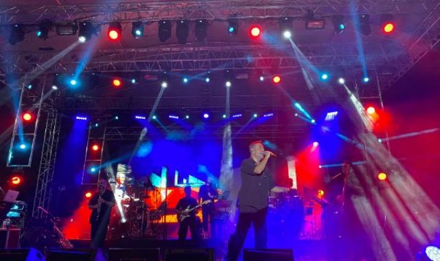 Oğuzhan Koç Kağıthane'de sahne aldı