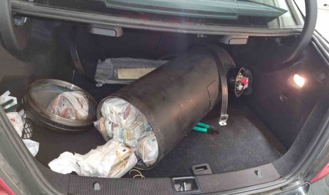 Oto gaz silindir tüpünde 522 bin euro yakalandı