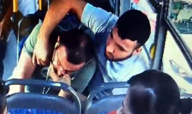 Otobüs şoförü, kalp krizi geçiren yolcuyu hastaneye yetiştirdi