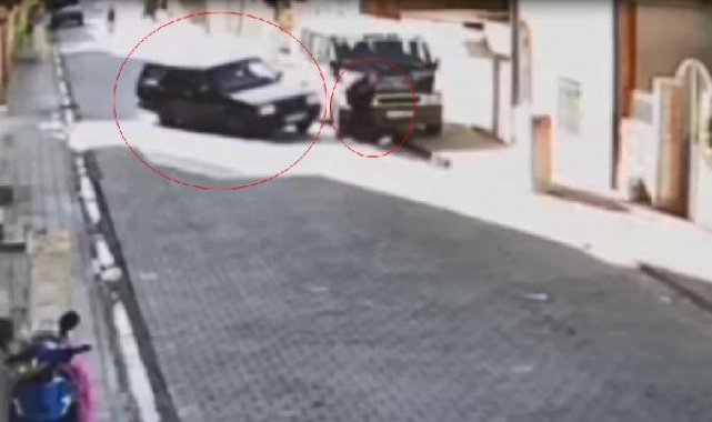 Otomobil okuldan dönen Sude'ye, ardından direğe çarptı; 4 yaralının olduğu kaza kamerada