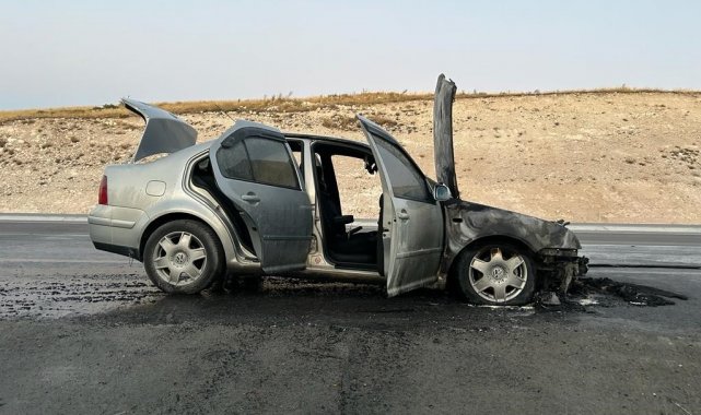 Otomobillerinin yanışını gözyaşları içinde izledi