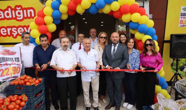 Özhan Market'in Uğur Mumcu şubesi açıldı