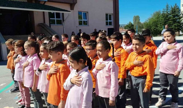 Pazaryeri'nde İlköğretim Haftası kutlandı
