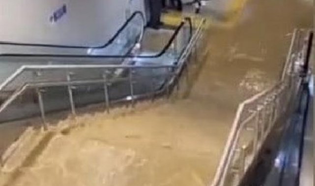 Pendik'te metro istasyonunu su bastı