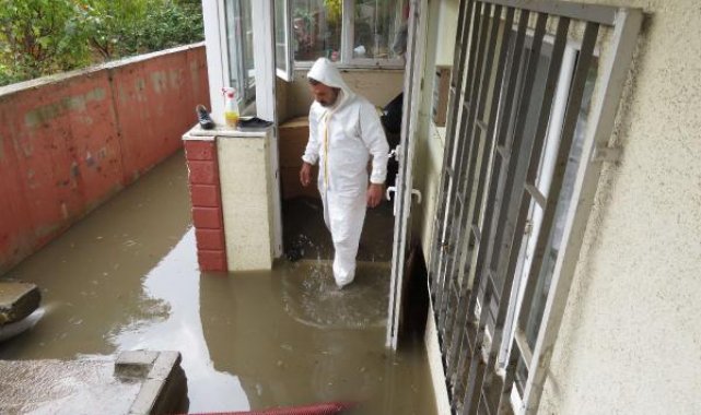 Pendik'te evi su bastı; eşyalar kullanılamaz hale gedi