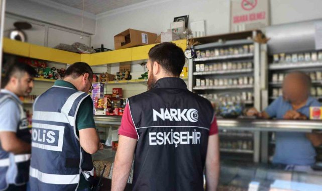 Polis ekipleri okul çevrelerinde denetimi arttırdı