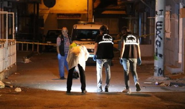Pompalı tüfekle kavga ettiği kişi ve ayıranı vurdu