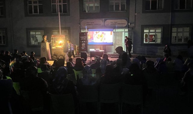 "Sinema Köyde" projesiyle çocuklar keyifli vakit geçirdi