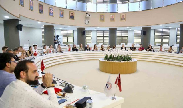 Rektör Prof. Dr. Altun, ERASMUS Öğrencileri ile Bir Araya Geldi