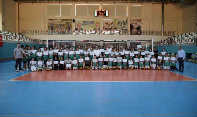 Salihli'de yaz spor kursları sertifika töreniyle son buldu